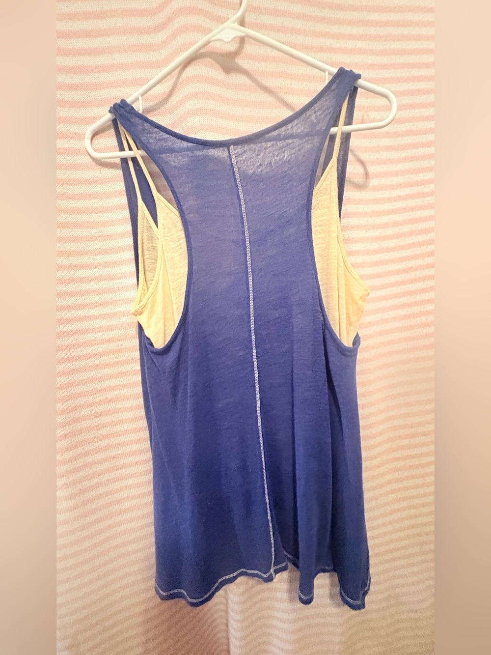 Bundle of size small Venus tops - Picture 4 of 6